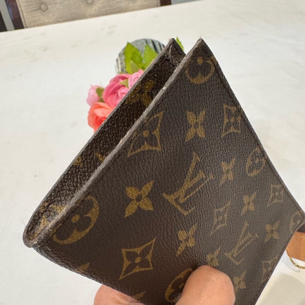 Authentic Louis Vuitton pouch - Picture 4 of 9